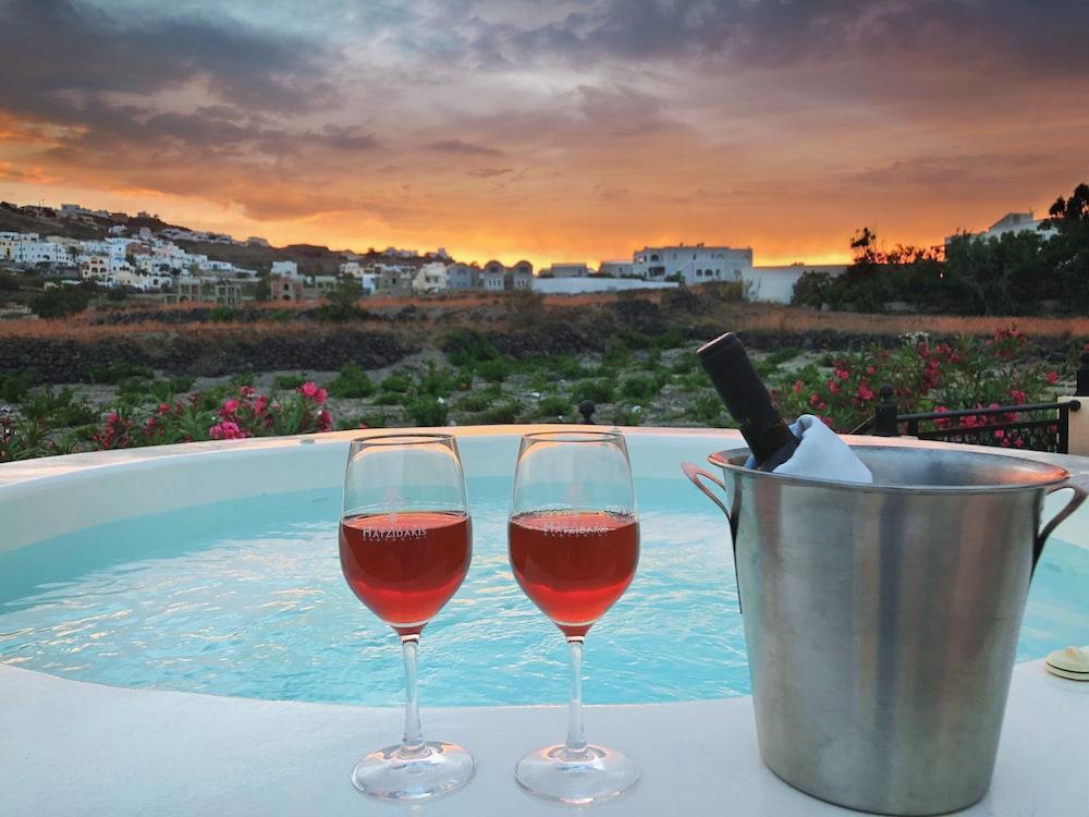 Vineyard Exclusive Suites Akrotírion Exteriör bild