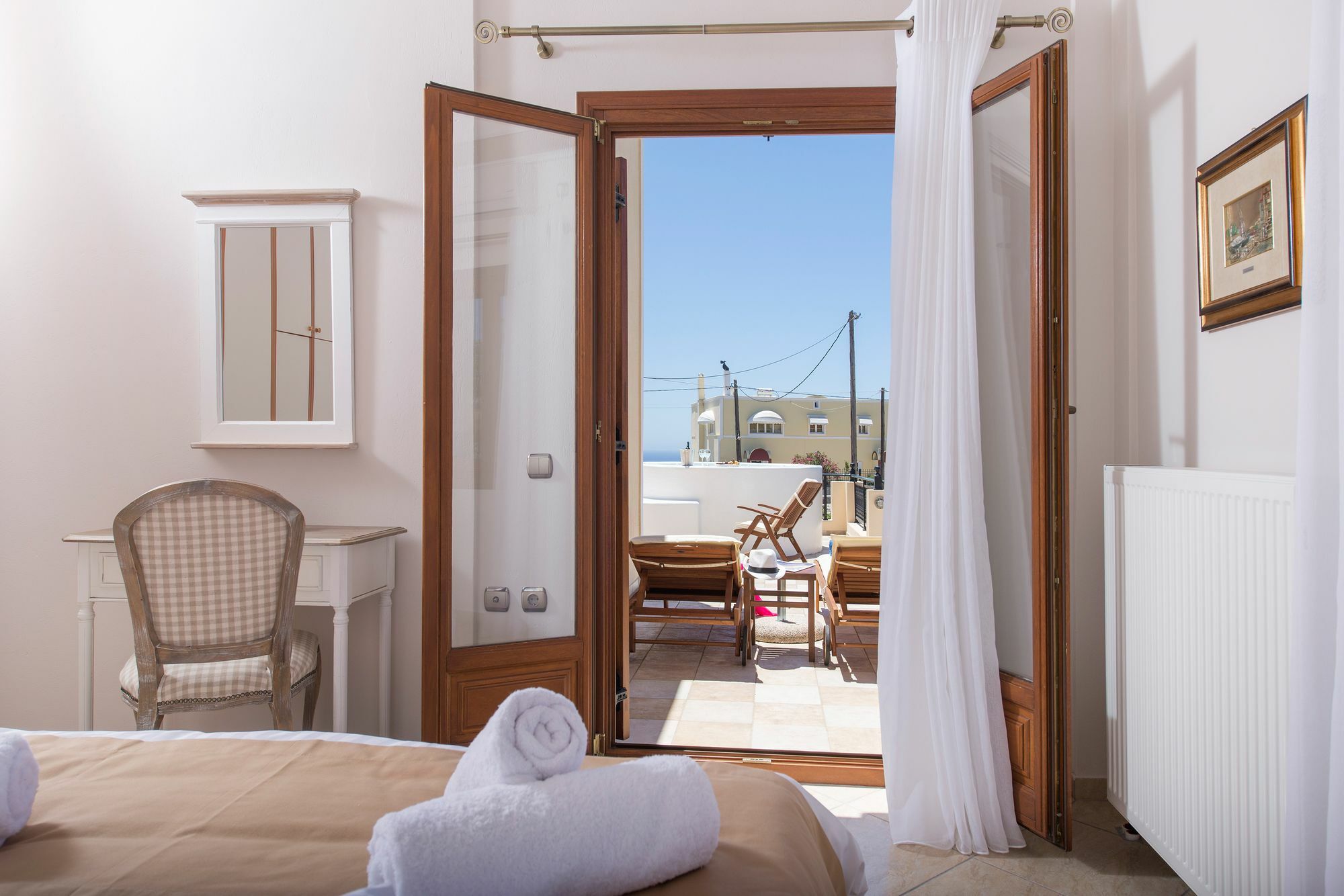 Vineyard Exclusive Suites Akrotírion Exteriör bild
