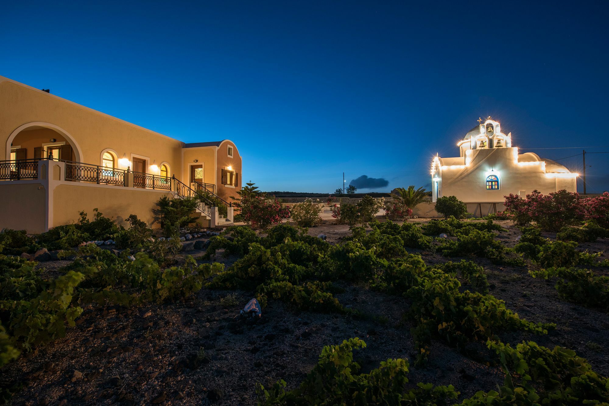 Vineyard Exclusive Suites Akrotírion Exteriör bild