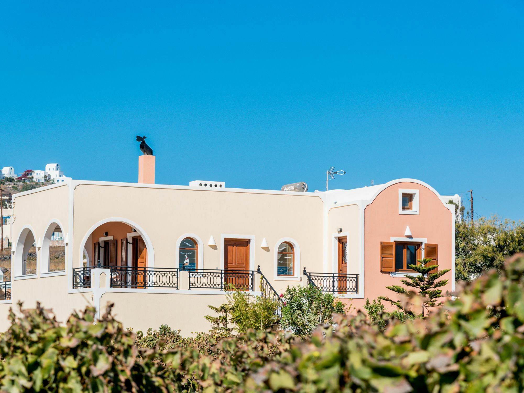 Vineyard Exclusive Suites Akrotírion Exteriör bild